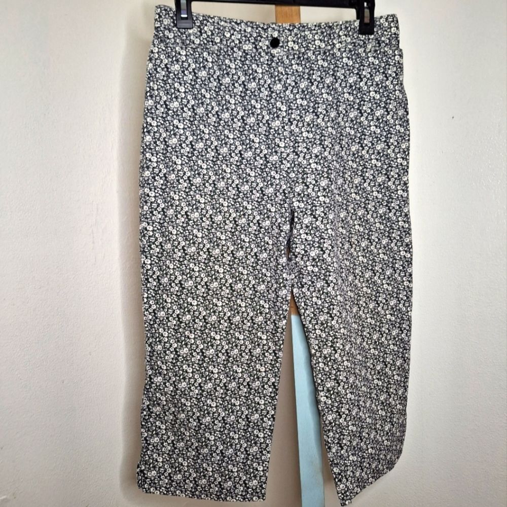 St John's Bay Floral Capri Pants